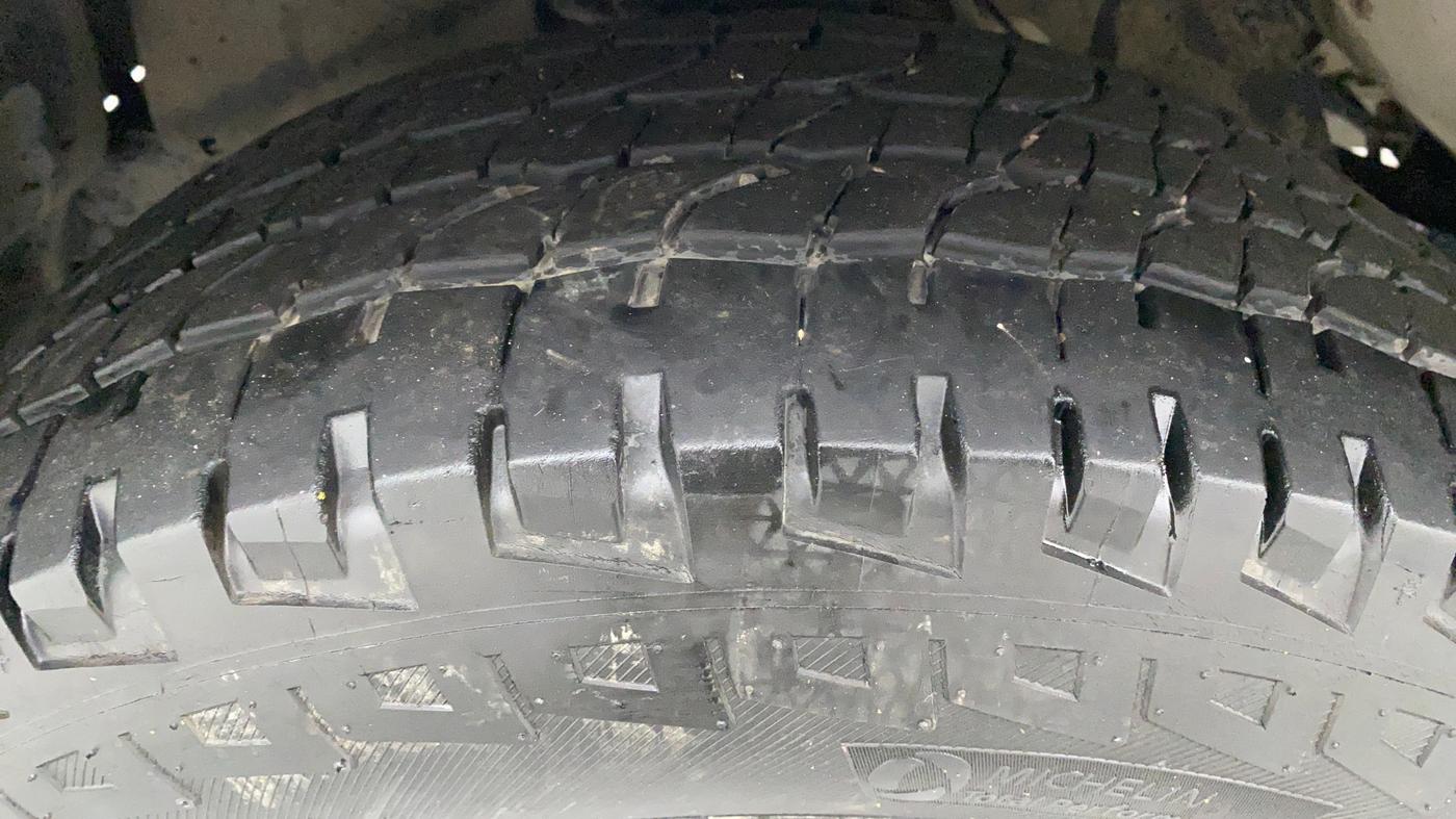 2016 Toyota Fortuner 3.0 AT 4X2, Diesel, Automatic, 1,97,528 km, Left Front Tyre Tread