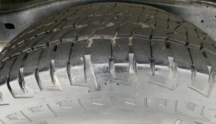 2016 Toyota Fortuner 3.0 AT 4X2, Diesel, Automatic, 1,97,528 km, Right Rear Tyre Tread
