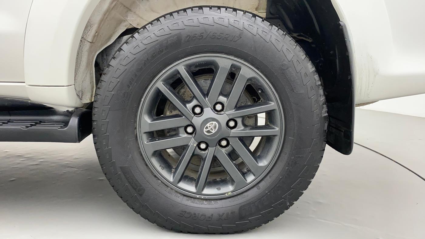 2016 Toyota Fortuner 3.0 AT 4X2, Diesel, Automatic, 1,97,528 km, Left Rear Wheel