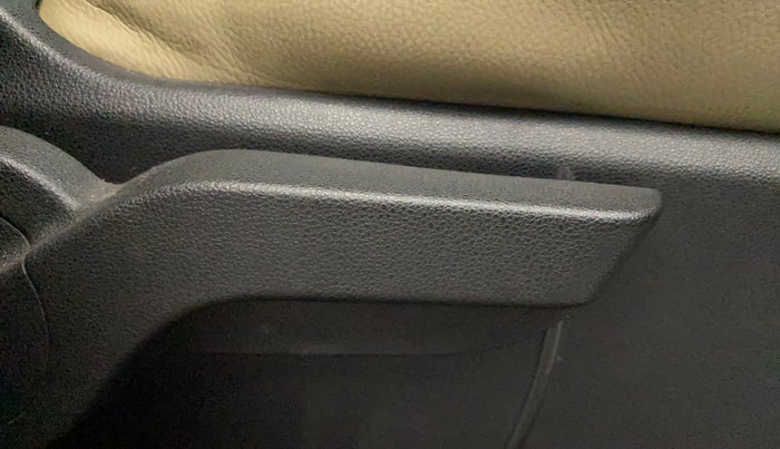 2019 Mahindra MARAZZO M6 7 STR, Diesel, Manual, 50,344 km, Driver Side Adjustment Panel