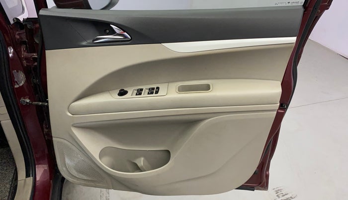 2019 Mahindra MARAZZO M6 7 STR, Diesel, Manual, 50,344 km, Driver Side Door Panels Control