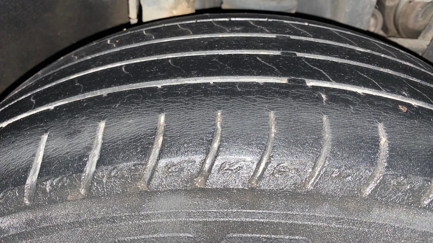 2019 Mahindra MARAZZO M6 7 STR, Diesel, Manual, 50,344 km, Right Front Tyre Tread