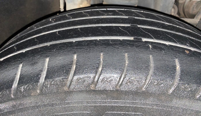 2019 Mahindra MARAZZO M6 7 STR, Diesel, Manual, 50,344 km, Right Front Tyre Tread