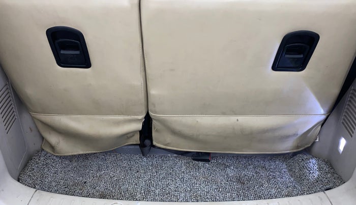 2019 Mahindra MARAZZO M6 7 STR, Diesel, Manual, 50,344 km, Boot Inside