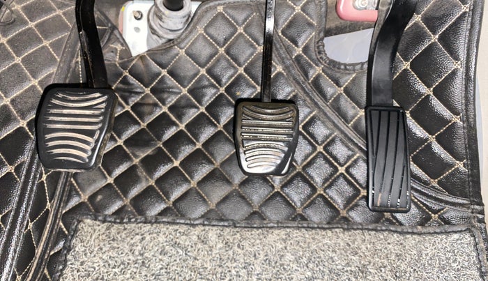 2019 Mahindra MARAZZO M6 7 STR, Diesel, Manual, 50,344 km, Pedals