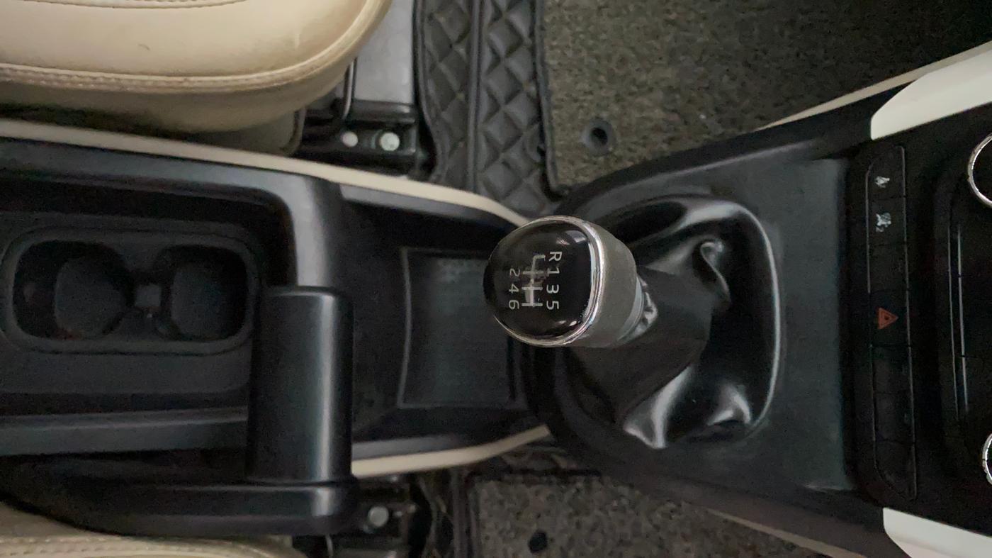 2019 Mahindra MARAZZO M6 7 STR, Diesel, Manual, 50,344 km, Gear Lever