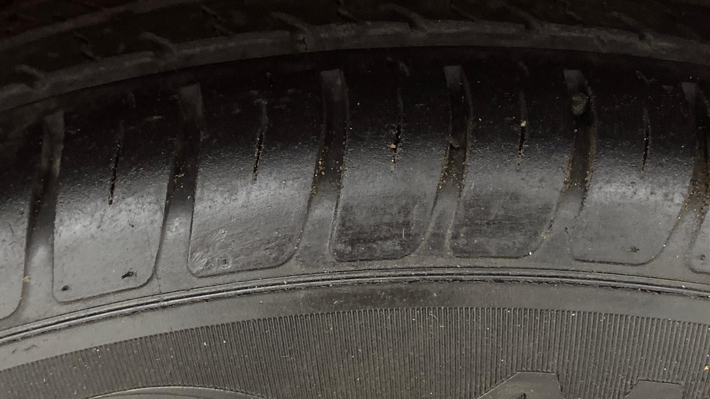 2023 Maruti Swift VXI, Petrol, Manual, 31,856 km, Right Front Tyre Tread