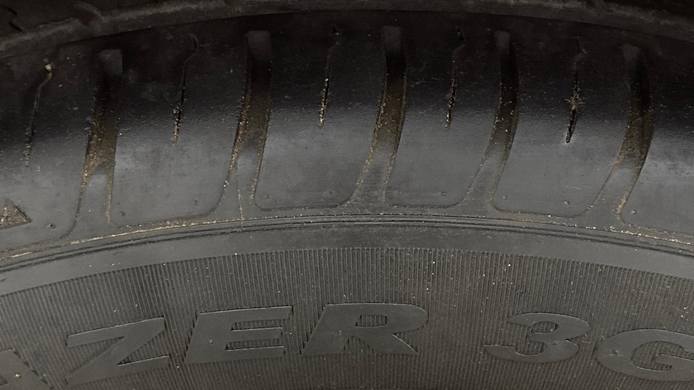 2023 Maruti Swift VXI, Petrol, Manual, 31,856 km, Left Front Tyre Tread