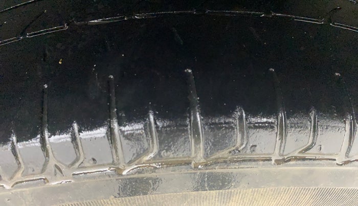 2017 Maruti Dzire ZDI AMT, Diesel, Automatic, 1,18,523 km, Left Rear Tyre Tread