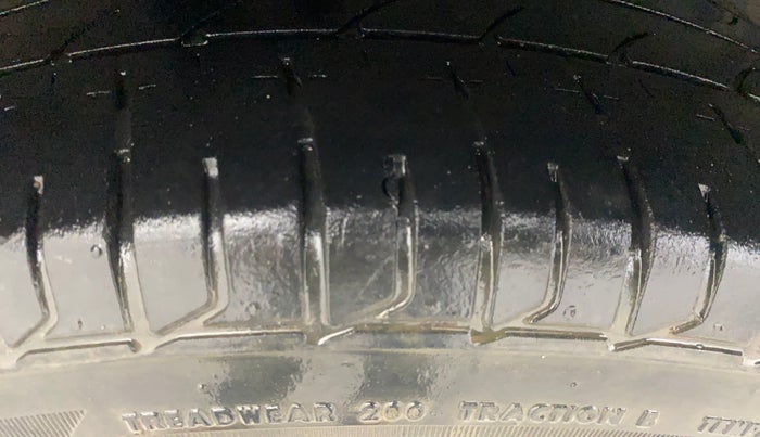 2017 Maruti Dzire ZDI AMT, Diesel, Automatic, 1,18,523 km, Right Rear Tyre Tread