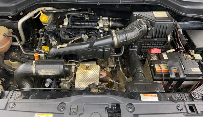 2023 Mahindra XUV300 W4 1.2 PETROL, Petrol, Manual, 52,472 km, Engine View
