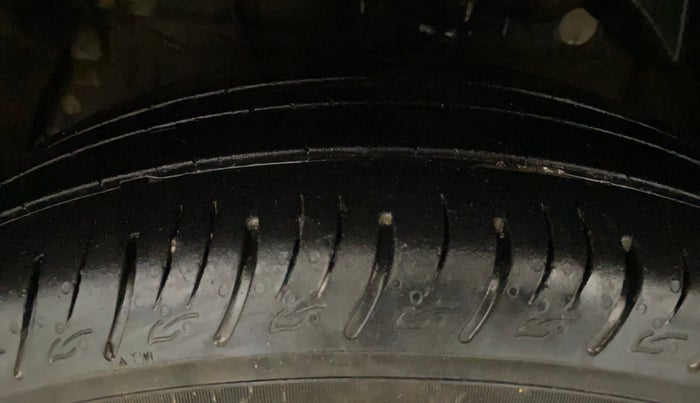 2023 Mahindra XUV300 W4 1.2 PETROL, Petrol, Manual, 52,472 km, Left Front Tyre Tread