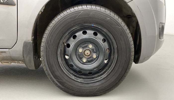 2012 Maruti Ritz VXI, Petrol, Manual, 97,514 km, Right Front Wheel