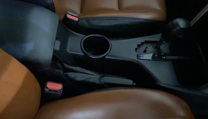 2021 Toyota Innova Crysta 2.7 GX AT 7 STR, Petrol, Automatic, 42,784 km, Gear Lever