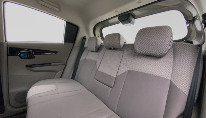 2016 Mahindra Kuv100 K6+ 6 STR, Petrol, Manual, 9,630 km, Right Side Rear Door Cabin