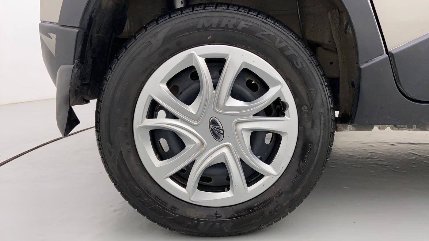 2016 Mahindra Kuv100 K6+ 6 STR, Petrol, Manual, 9,630 km, Right Rear Wheel