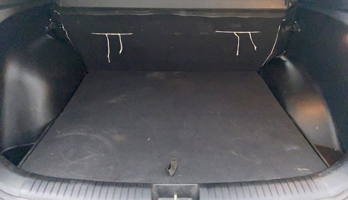 2019 Hyundai Creta 1.6 SX CRDI, Diesel, Manual, 38,299 km, Boot Inside