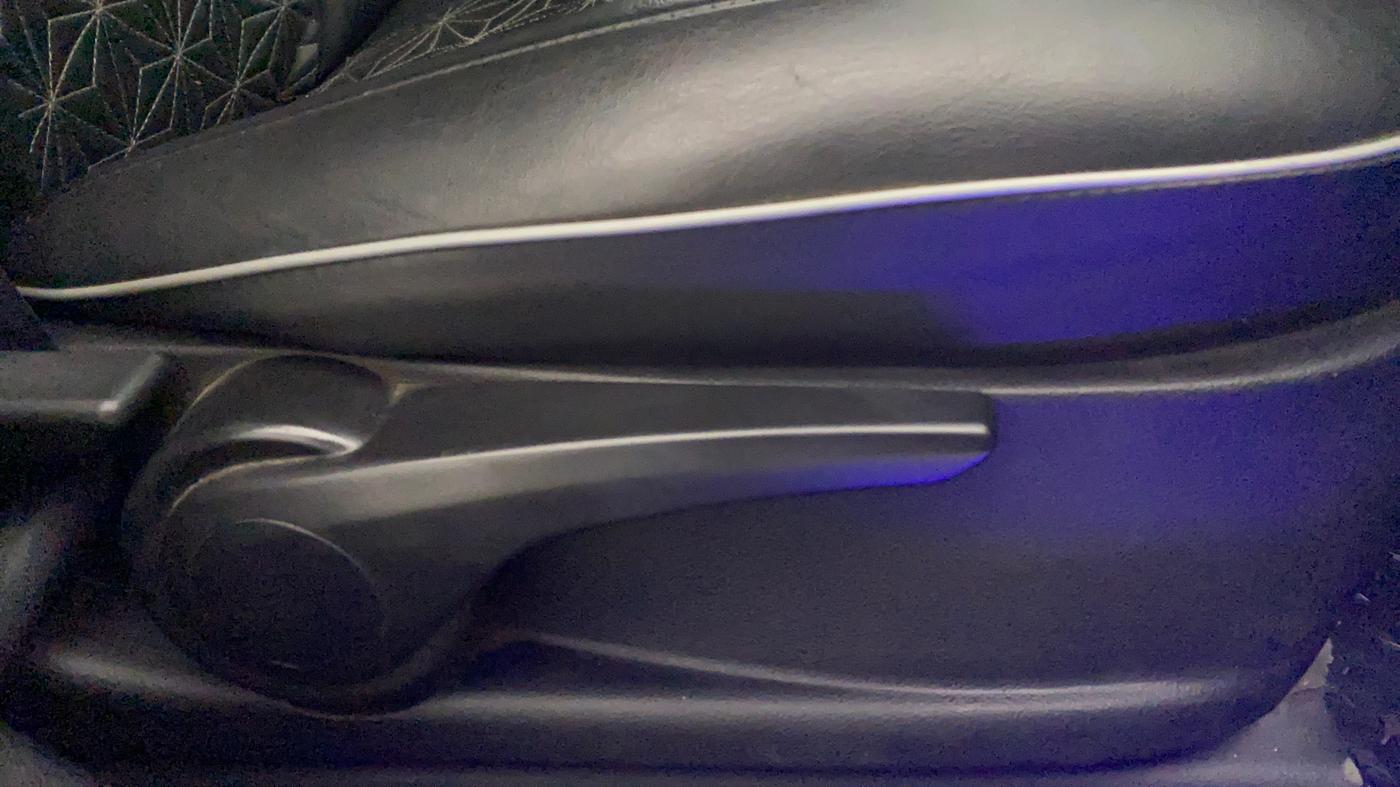 2018 Tata NEXON XZA PLUS DIESEL, Diesel, Automatic, 76,975 km, Driver Side Adjustment Panel