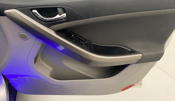 2018 Tata NEXON XZA PLUS DIESEL, Diesel, Automatic, 76,975 km, Driver Side Door Panels Control