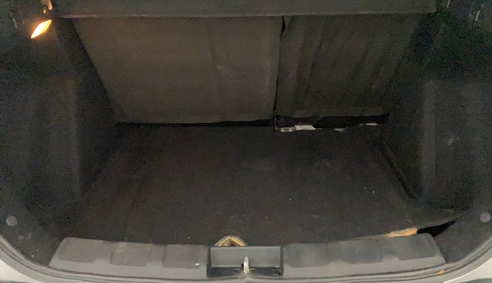 2018 Tata NEXON XZA PLUS DIESEL, Diesel, Automatic, 76,975 km, Boot Inside