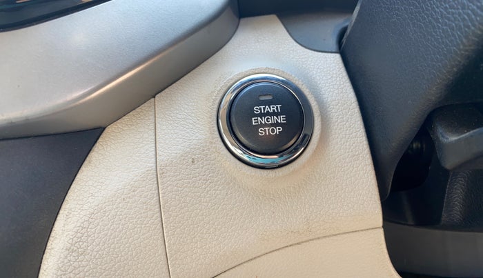 2019 Mahindra XUV300 W8 (O) 1.2 PETROL, Petrol, Manual, 66,047 km, Keyless Start/ Stop Button