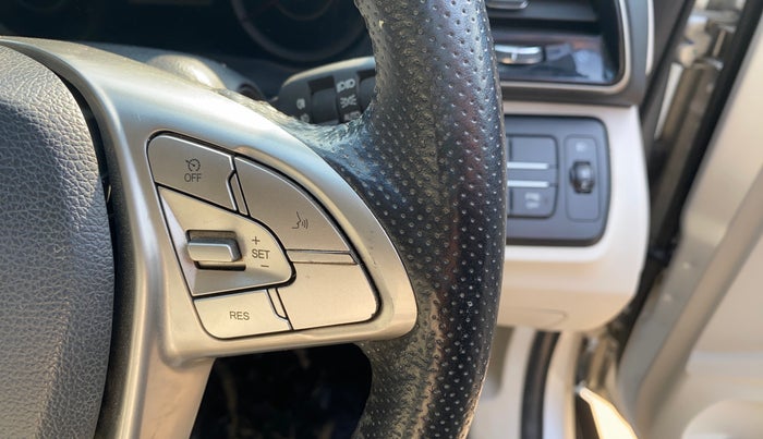 2019 Mahindra XUV300 W8 (O) 1.2 PETROL, Petrol, Manual, 66,047 km, Adaptive Cruise Control