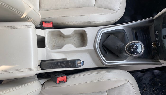 2019 Mahindra XUV300 W8 (O) 1.2 PETROL, Petrol, Manual, 66,047 km, Gear Lever