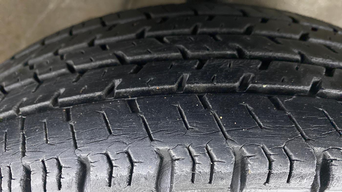 2013 Maruti Alto K10 VXI P, Petrol, Manual, 16,288 km, Right Front Tyre Tread