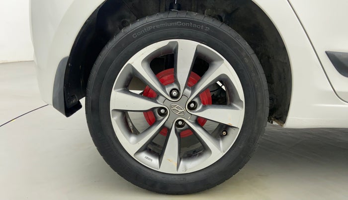 2015 Hyundai Elite i20 ASTA 1.4 CRDI, Diesel, Manual, 1,41,537 km, Right Rear Wheel