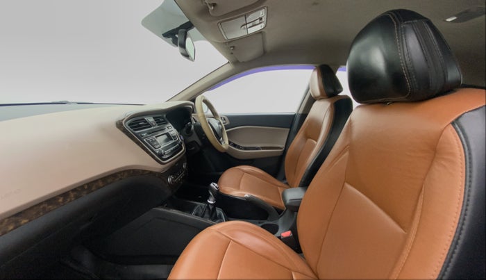 2015 Hyundai Elite i20 ASTA 1.4 CRDI, Diesel, Manual, 1,41,537 km, Right Side Front Door Cabin