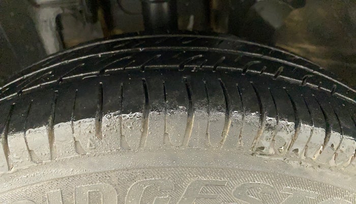 2016 Renault Kwid RXL, Petrol, Manual, 68,495 km, Left Front Tyre Tread