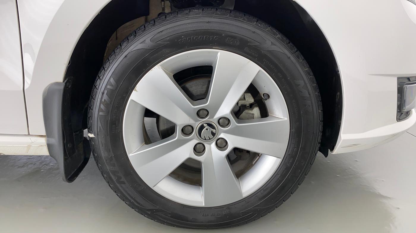 2020 Skoda Rapid 1.0 AMBITION TSI AT, Petrol, Automatic, 16,317 km, Right Front Wheel