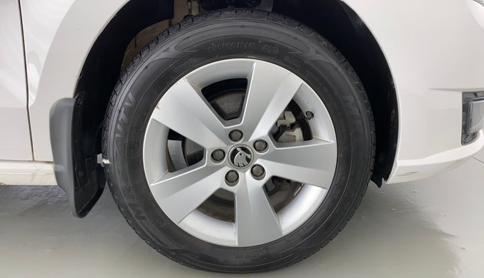 2020 Skoda Rapid 1.0 AMBITION TSI AT, Petrol, Automatic, 16,317 km, Right Front Wheel