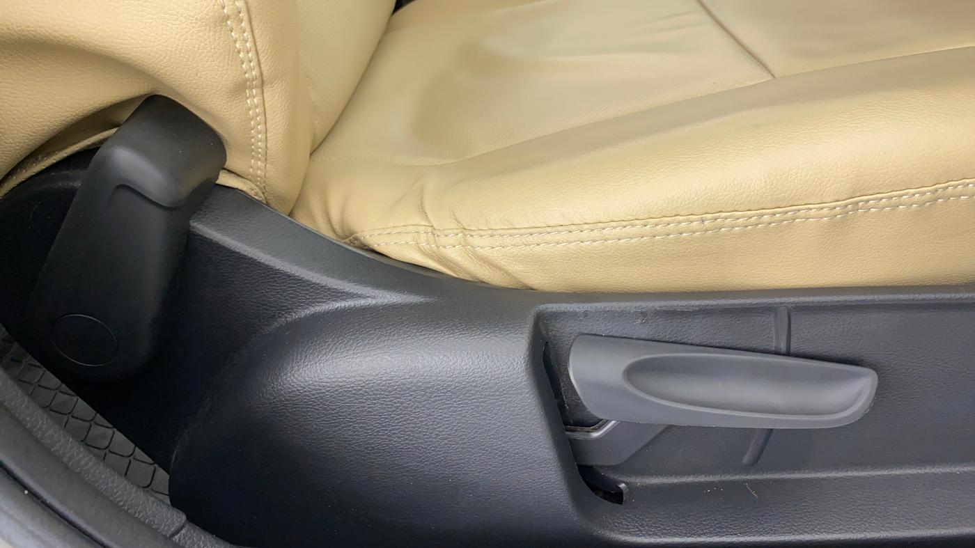 2020 Skoda Rapid 1.0 AMBITION TSI AT, Petrol, Automatic, 16,317 km, Driver Side Adjustment Panel