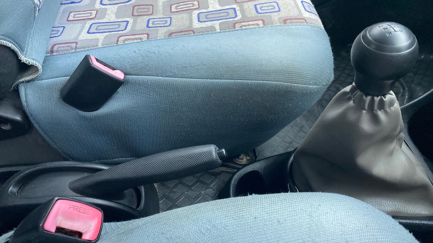 2011 Toyota Etios V, Petrol, Manual, 1,06,360 km, Gear Lever