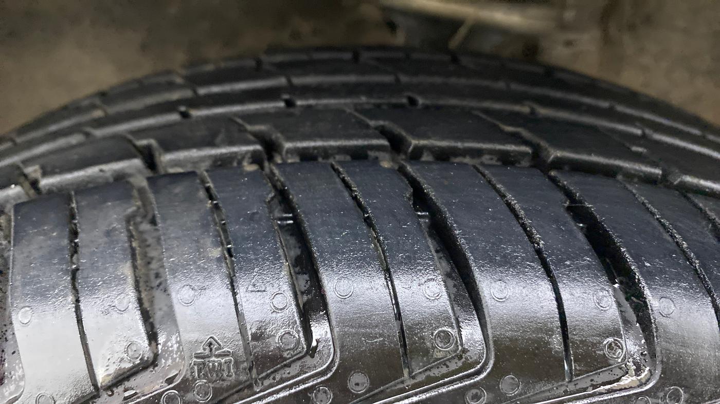 2010 Maruti Alto K10 LXI P, Petrol, Manual, 33,888 km, Left Front Tyre Tread