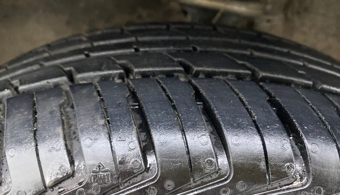 2010 Maruti Alto K10 LXI P, Petrol, Manual, 33,888 km, Left Front Tyre Tread
