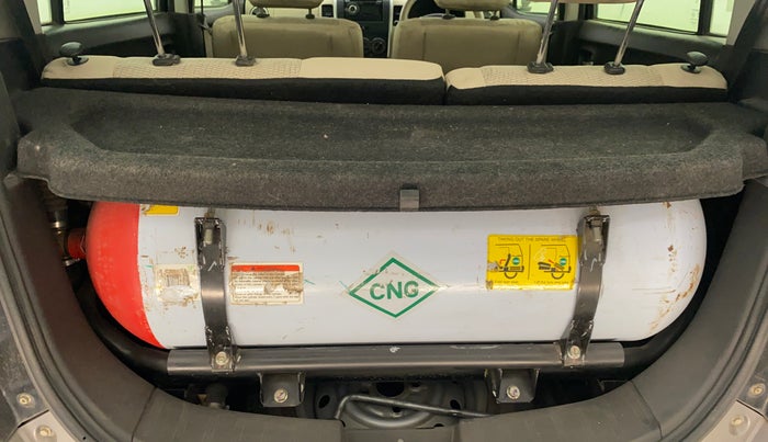 2017 Maruti Wagon R 1.0 LXI CNG, CNG, Manual, 1,04,063 km, Boot Inside