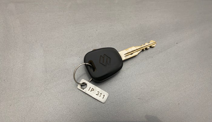 2017 Maruti Wagon R 1.0 LXI CNG, CNG, Manual, 1,04,063 km, Key Close Up