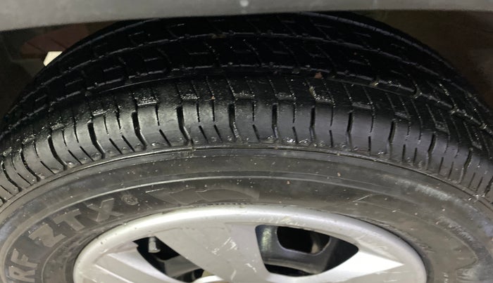 2018 Renault Kwid RXL, Petrol, Manual, 66,168 km, Left Front Tyre Tread