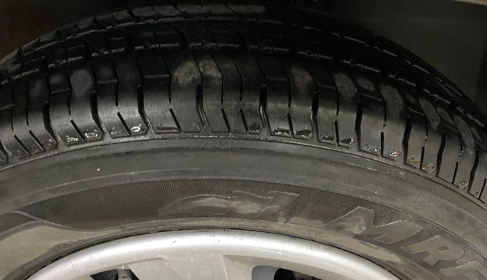 2018 Renault Kwid RXL, Petrol, Manual, 66,168 km, Right Front Tyre Tread