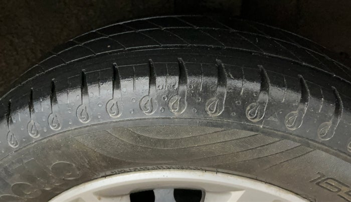 2021 Renault Kwid RXT 1.0 (O), Petrol, Manual, 36,103 km, Left Rear Tyre Tread