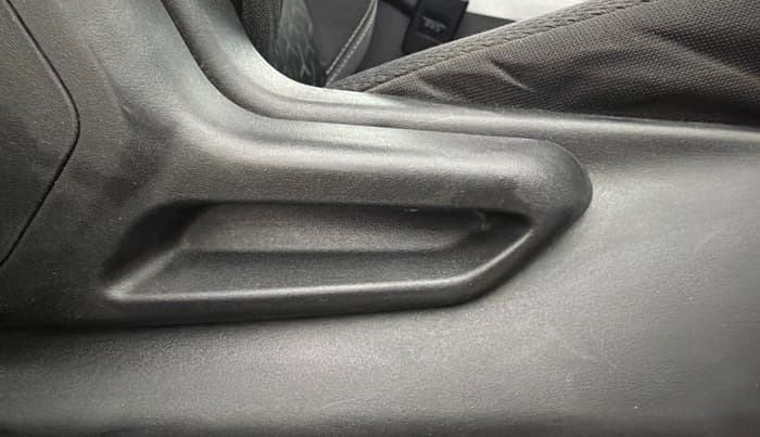 2021 Tata NEXON XMA SUNROOF PETROL, Petrol, Automatic, 47,937 km, Driver Side Adjustment Panel