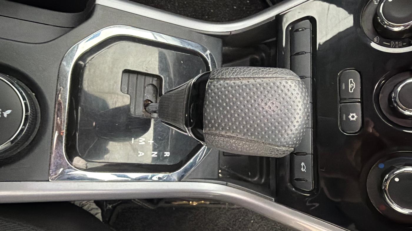 2021 Tata NEXON XMA SUNROOF PETROL, Petrol, Automatic, 47,937 km, Gear Lever