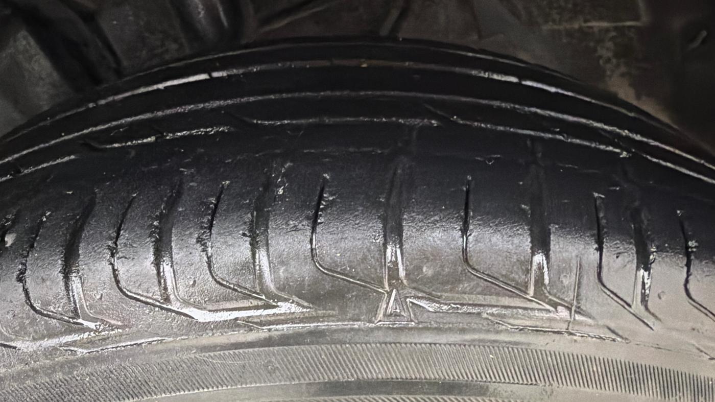 2021 Tata NEXON XMA SUNROOF PETROL, Petrol, Automatic, 47,937 km, Left Front Tyre Tread