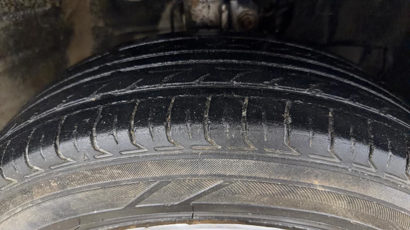 2021 Maruti New Wagon-R LXI CNG 1.0, CNG, Manual, 64,939 km, Right Front Tyre Tread