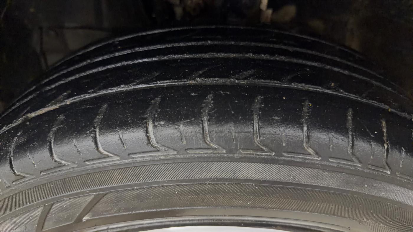 2021 Maruti New Wagon-R LXI CNG 1.0, CNG, Manual, 64,939 km, Left Front Tyre Tread