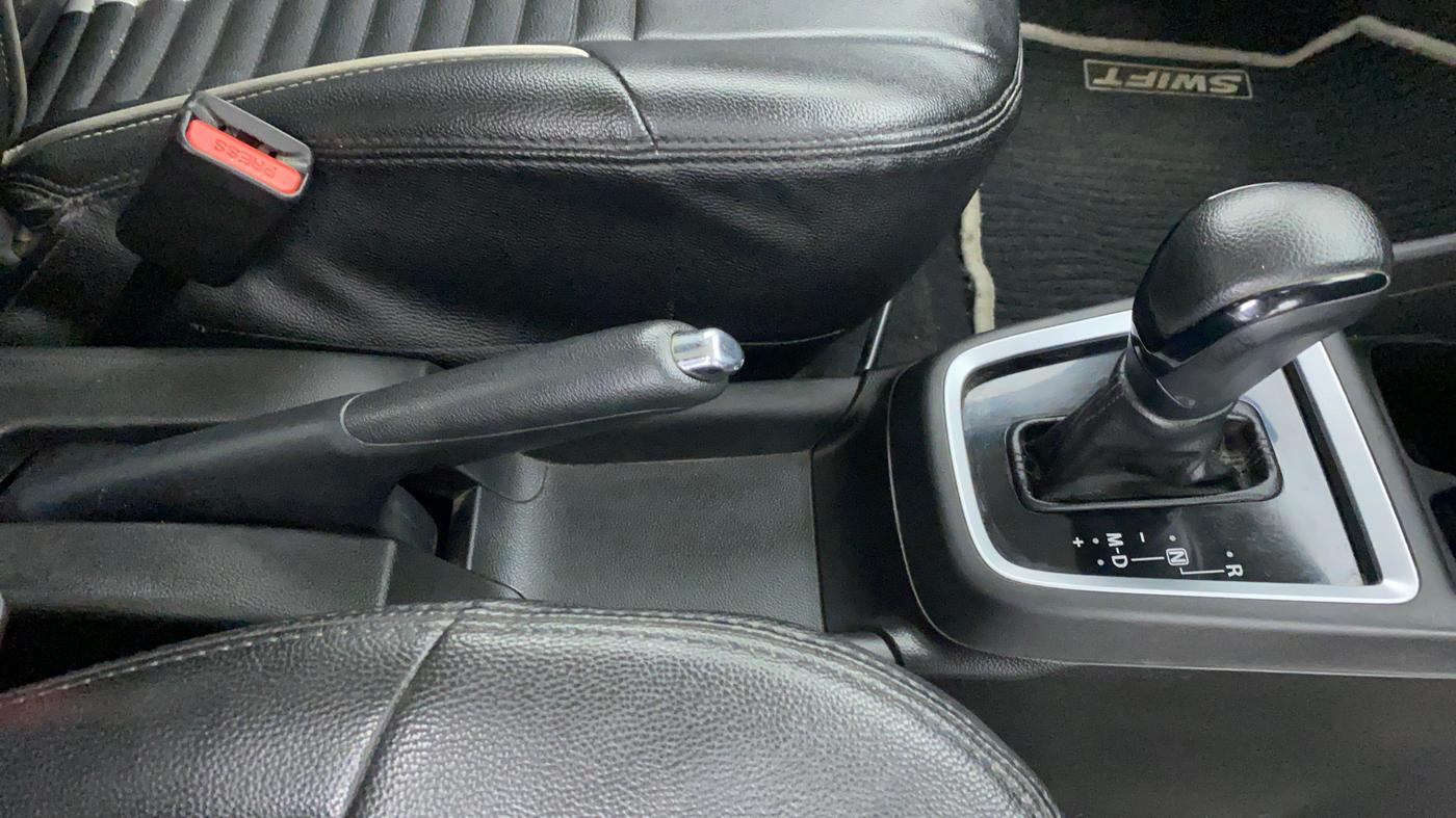 2018 Maruti Swift VXI AMT D, Petrol, Automatic, 36,917 km, Gear Lever