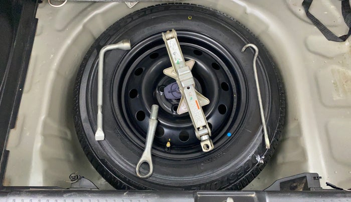 2018 Maruti Swift VXI AMT D, Petrol, Automatic, 36,917 km, Spare Tyre