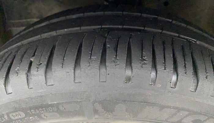 2013 Honda Amaze 1.2L I-VTEC S, Petrol, Manual, 59,372 km, Left Front Tyre Tread